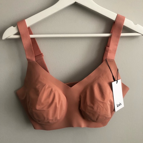 NWT Knix Padded V-Neck Bra - Wide Strap Size 6+ - Picture 3 of 9